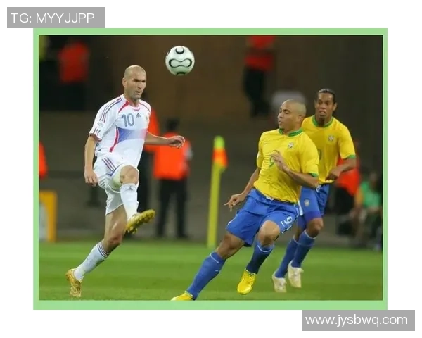 足球明星球员精彩瞬间集锦展现足坛传奇与激情的完美融合 足球明星球员精彩瞬间集锦展现足坛传奇与激情的完美融合