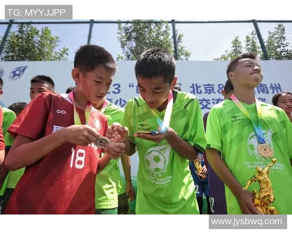 足球明星携手少年实现梦想点燃激情与希望的故事 足球明星携手少年实现梦想点燃激情与希望的故事