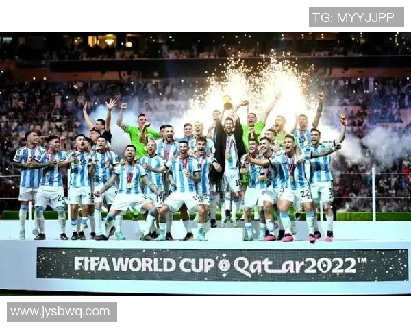 追逐足球明星的艺人们:他们的热爱与梦想交织的故事 追逐足球明星的艺人们:他们的热爱与梦想交织的故事