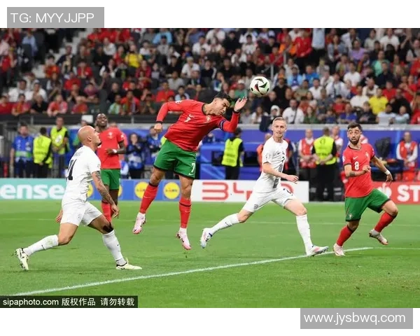 足球明星赴泰国联赛踢球引发热潮球迷期待精彩对决与新挑战 足球明星赴泰国联赛踢球引发热潮球迷期待精彩对决与新挑战